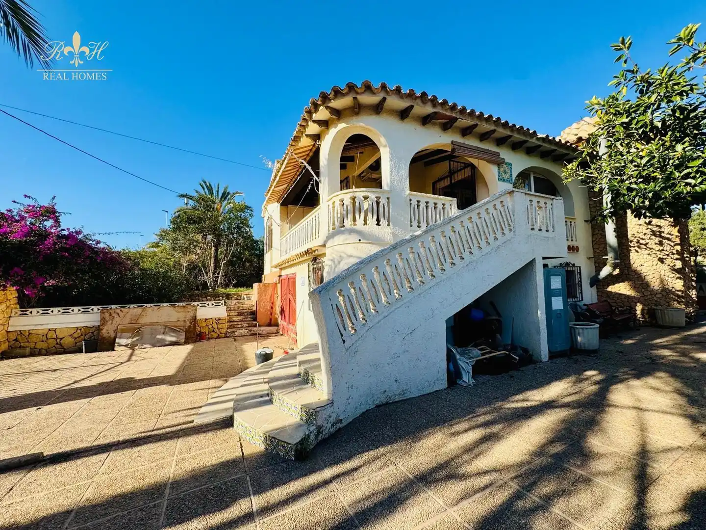 Vista exterior de Casa o xalet en venda en L'Alfàs del Pi amb Terrassa i Piscina