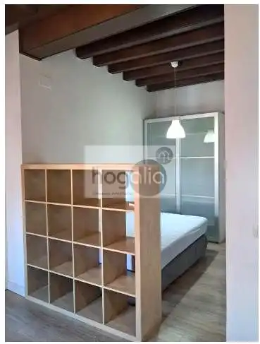 Study for rent in Feria