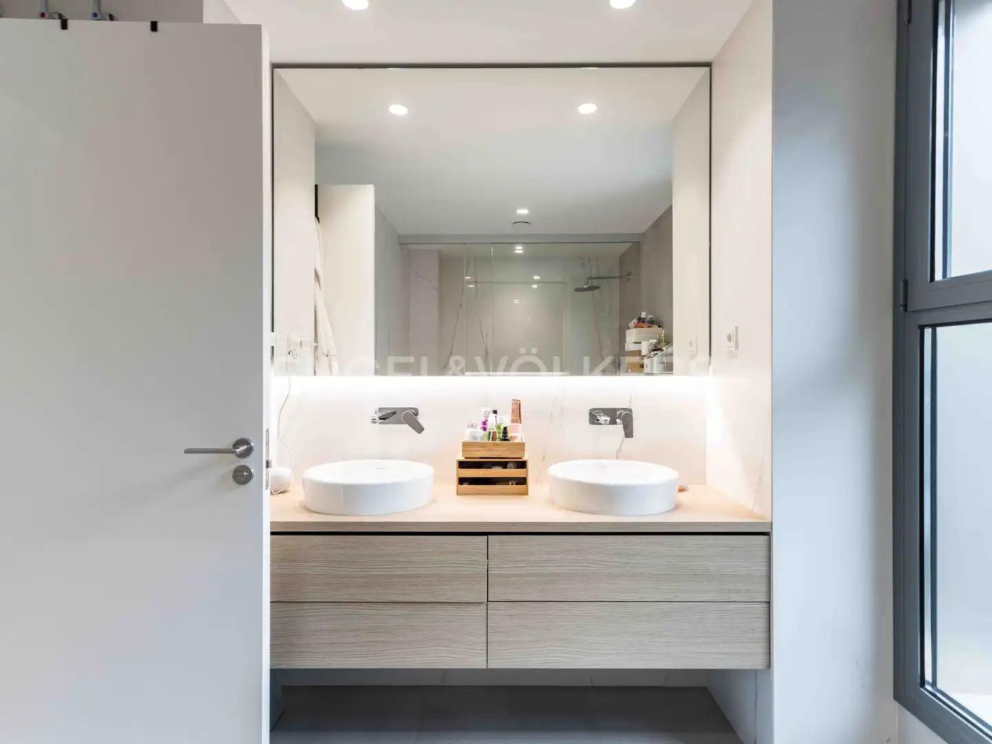 Bathroom of Attic for rent in Barcelona  with Air Conditioner, Heating and Parquet flooring