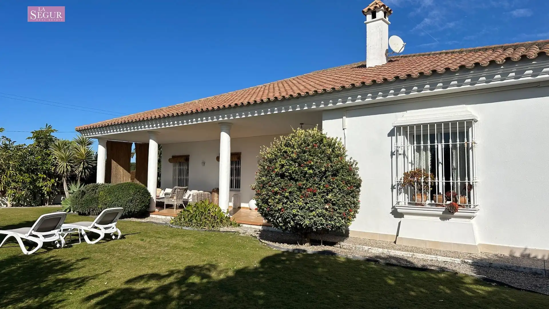 Vista exterior de Finca rústica en venta en Barbate con Aire acondicionado, Jardín privado y Terraza