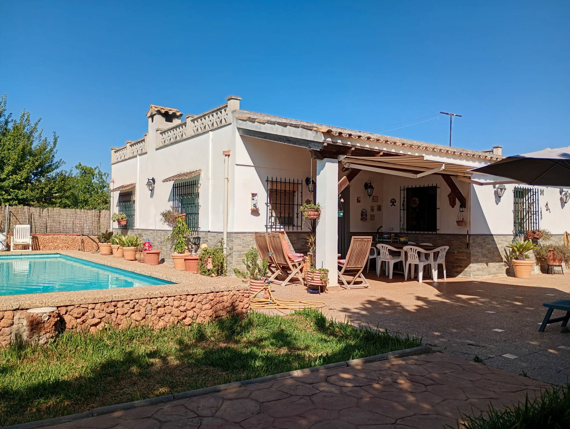 Vista exterior de Casa o xalet en venda en Marratxí amb Aire condicionat, Calefacció i Jardí privat