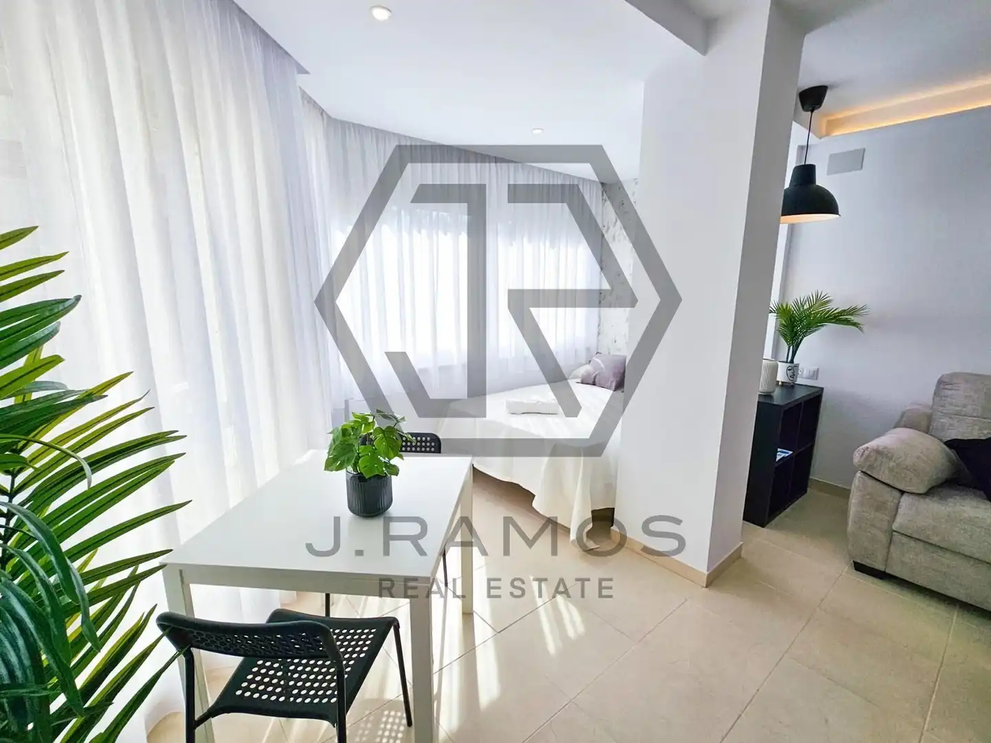 Study for rent in calafate, Centro