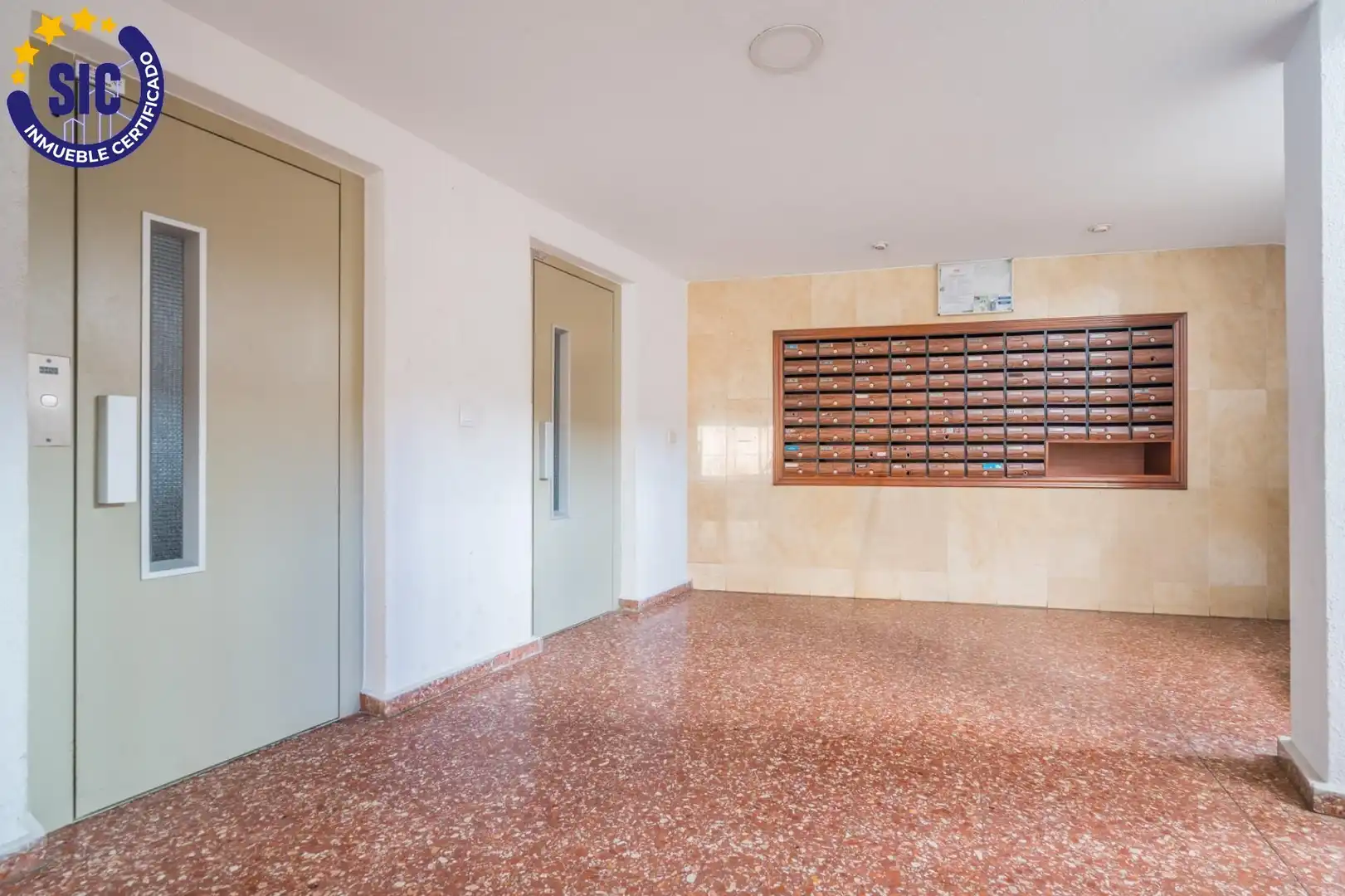 Wohnung zum Verkauf in Xirivella mit Balkon
