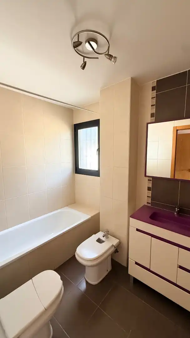Baño de Piso en venta en Mijas con Aire acondicionado, Jardín privado y Terraza