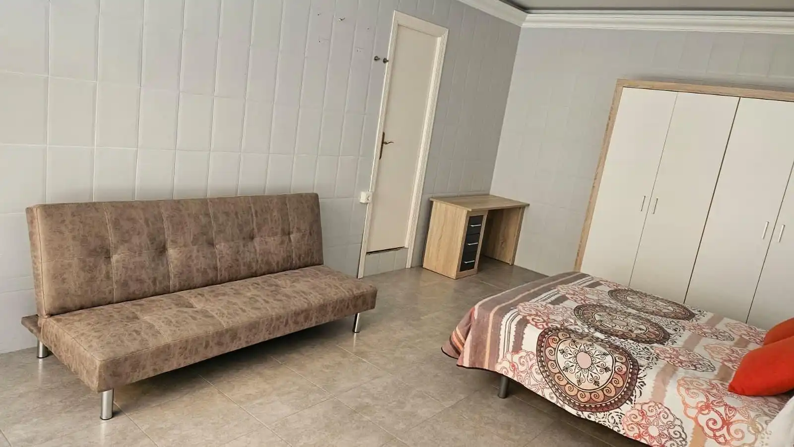 Dormitori de Casa adosada en venda en Orihuela amb Terrassa i Moblat
