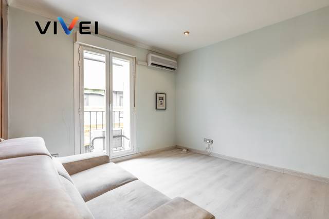 Piso en Venta en Calle JUANELO en Embajadores - Lavapiés