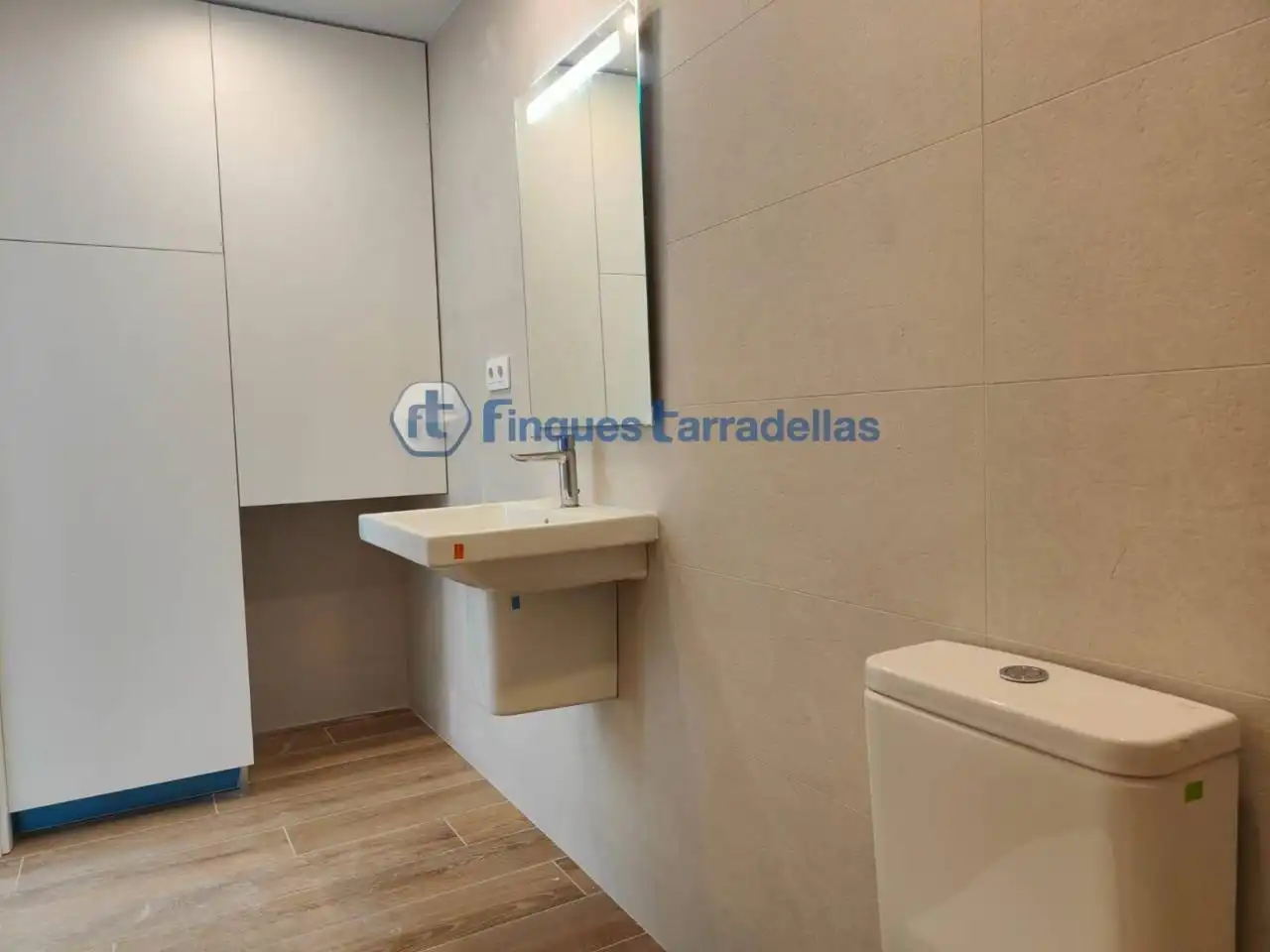 Bany de Pis en venda en Palafolls amb Aire condicionat, Calefacció i Balcó