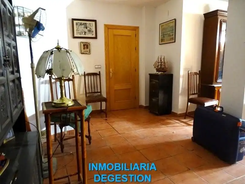 Casa o xalet en venda en Linares amb Aire condicionat, Calefacció i Jardí privat