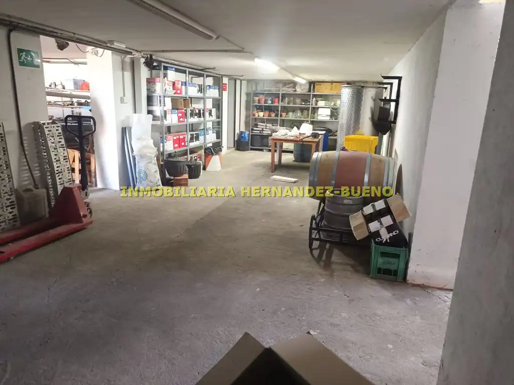 Büro zur Miete in Salamanca mit Klimaanlage, Heizung und Möbliert