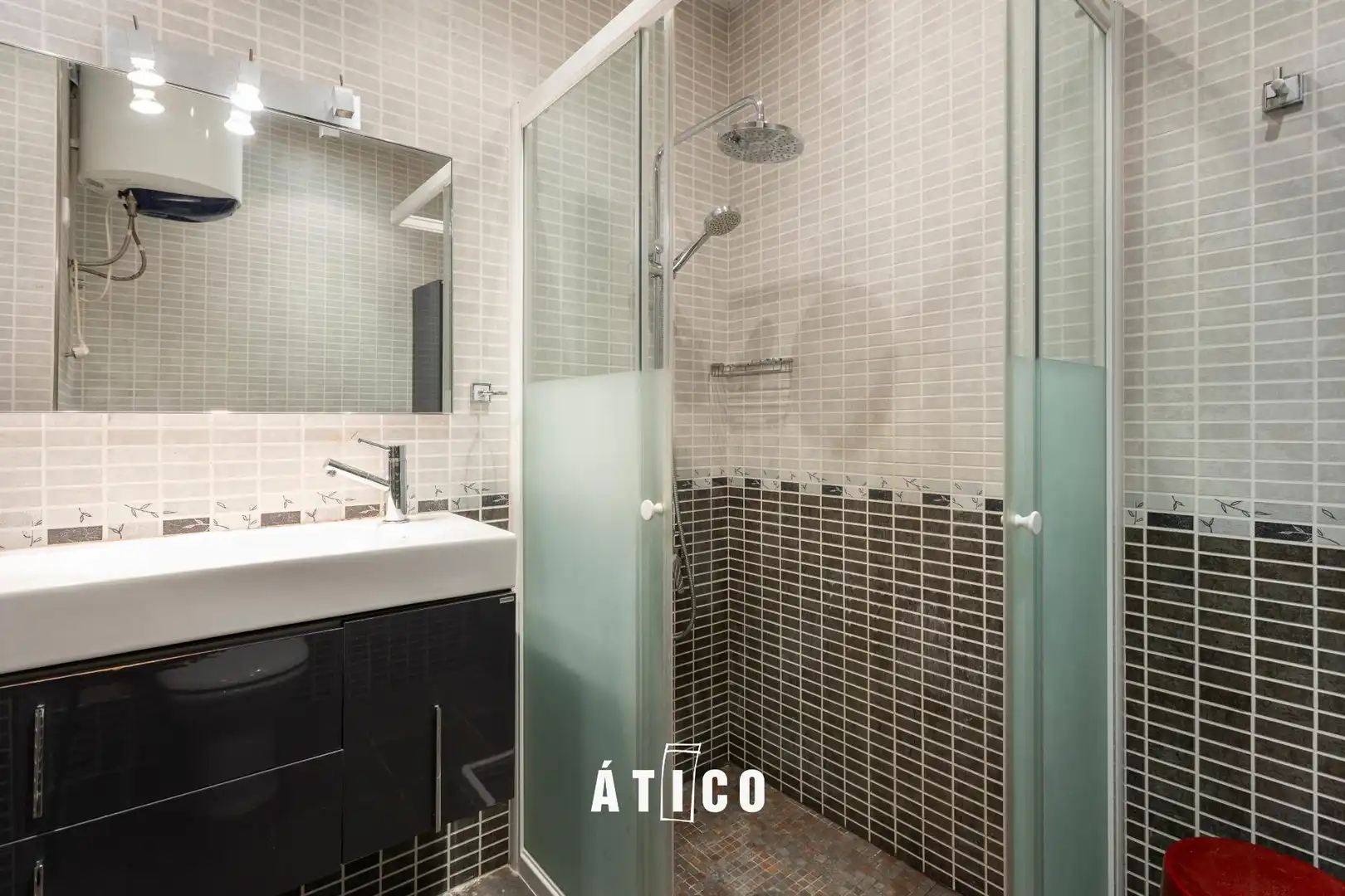 Bathroom of Attic for sale in Barcelona  with Terrace