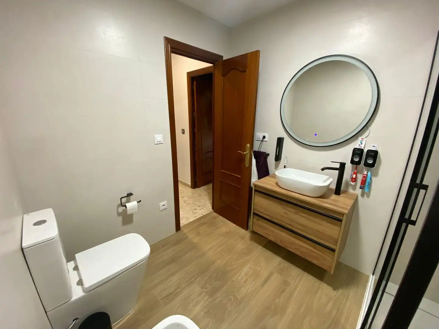 Bathroom of Houses for sale in Sevilla