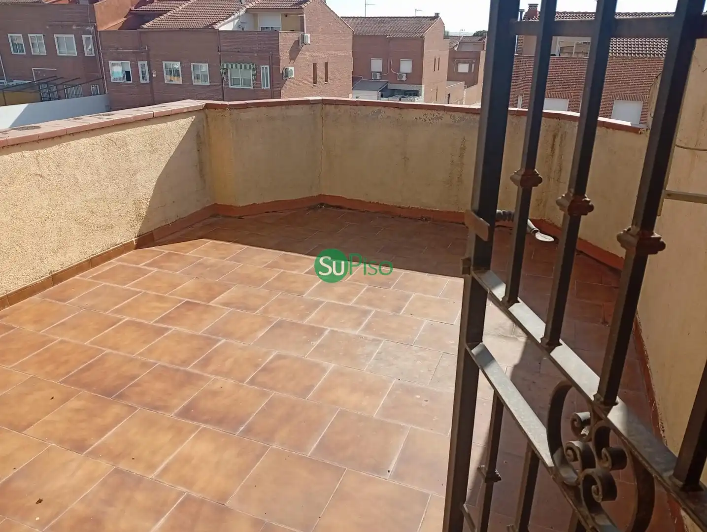 Terrassa de Casa adosada en venda en Chozas de Canales amb Aire condicionat, Jardí privat i Terrassa