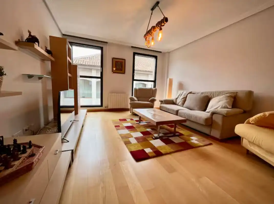 Wohnzimmer von Wohnungen zur Miete in Burgos Capital mit Klimaanlage, Heizung und Parkett
