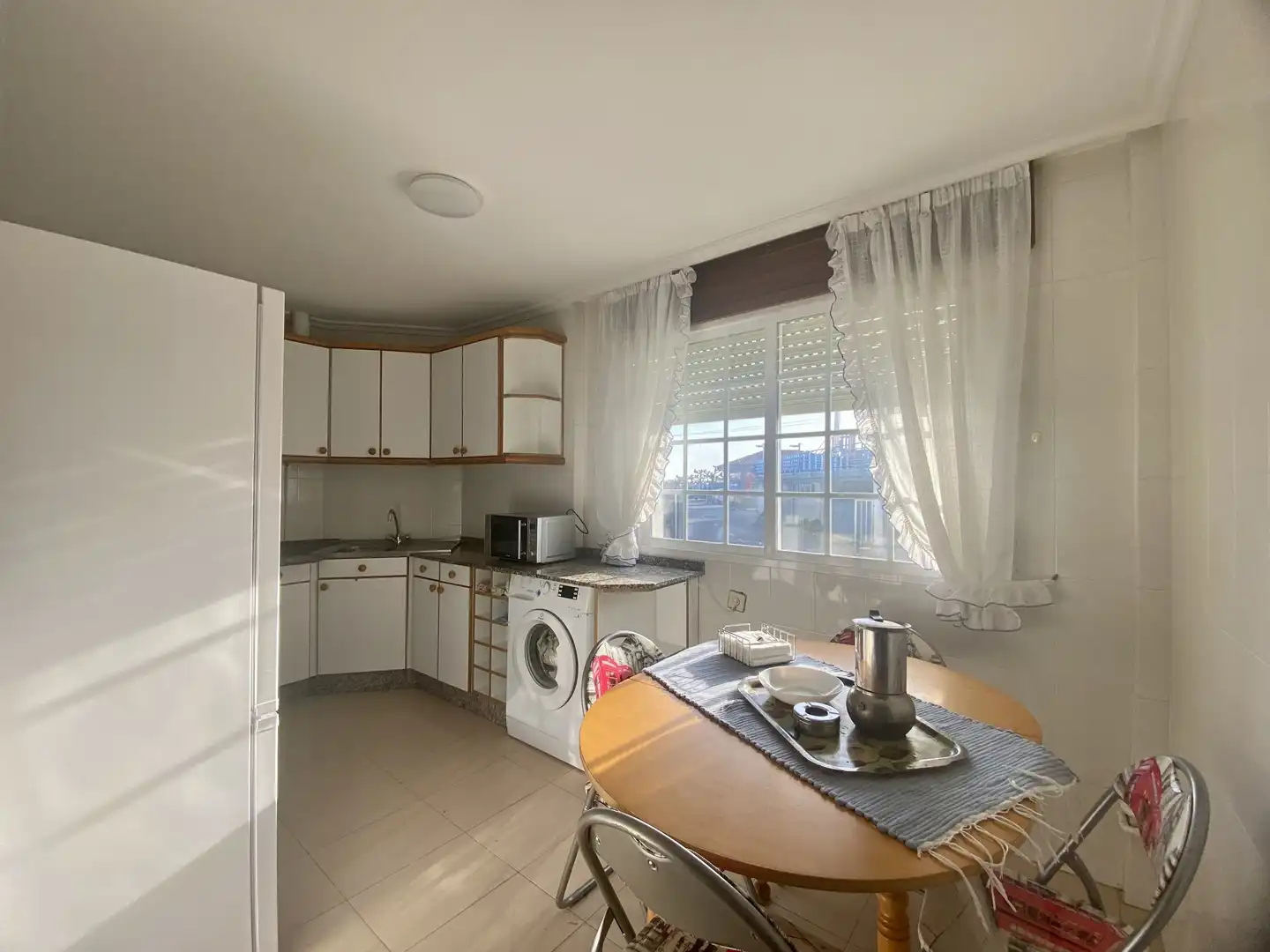 Cocina de Dúplex de alquiler en O Grove   con Amueblado, Horno y Lavadora