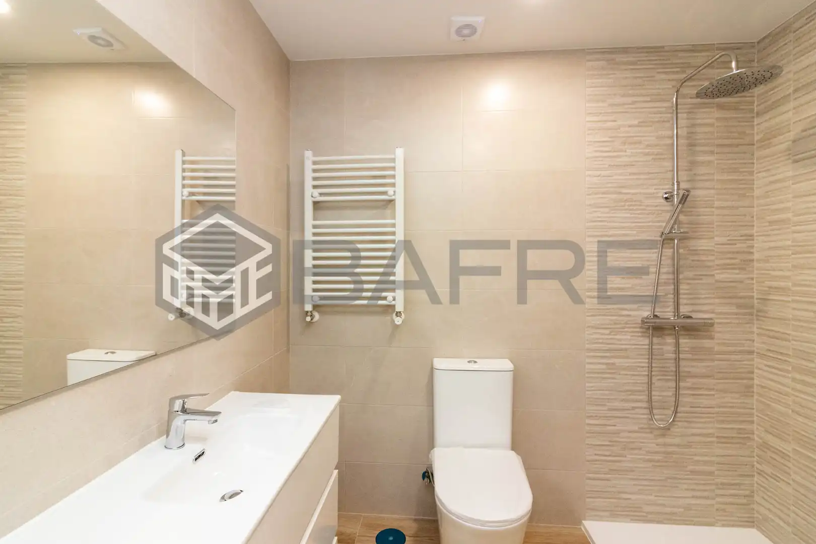 Baño de Piso en venta en Madrid con Calefacción