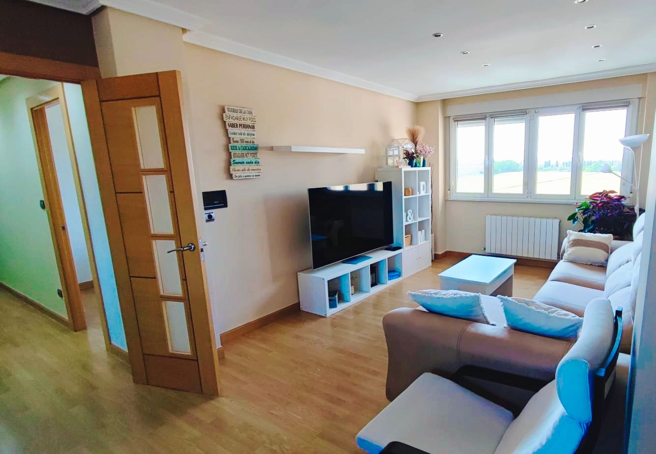 Sala de estar de Piso en venta en Villamuriel de Cerrato con Calefacción, Parquet y Terraza