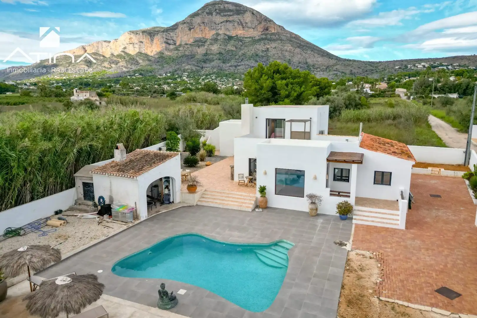 Vista exterior de Casa o xalet en venda en Jávea / Xàbia amb Aire condicionat, Calefacció i Jardí privat