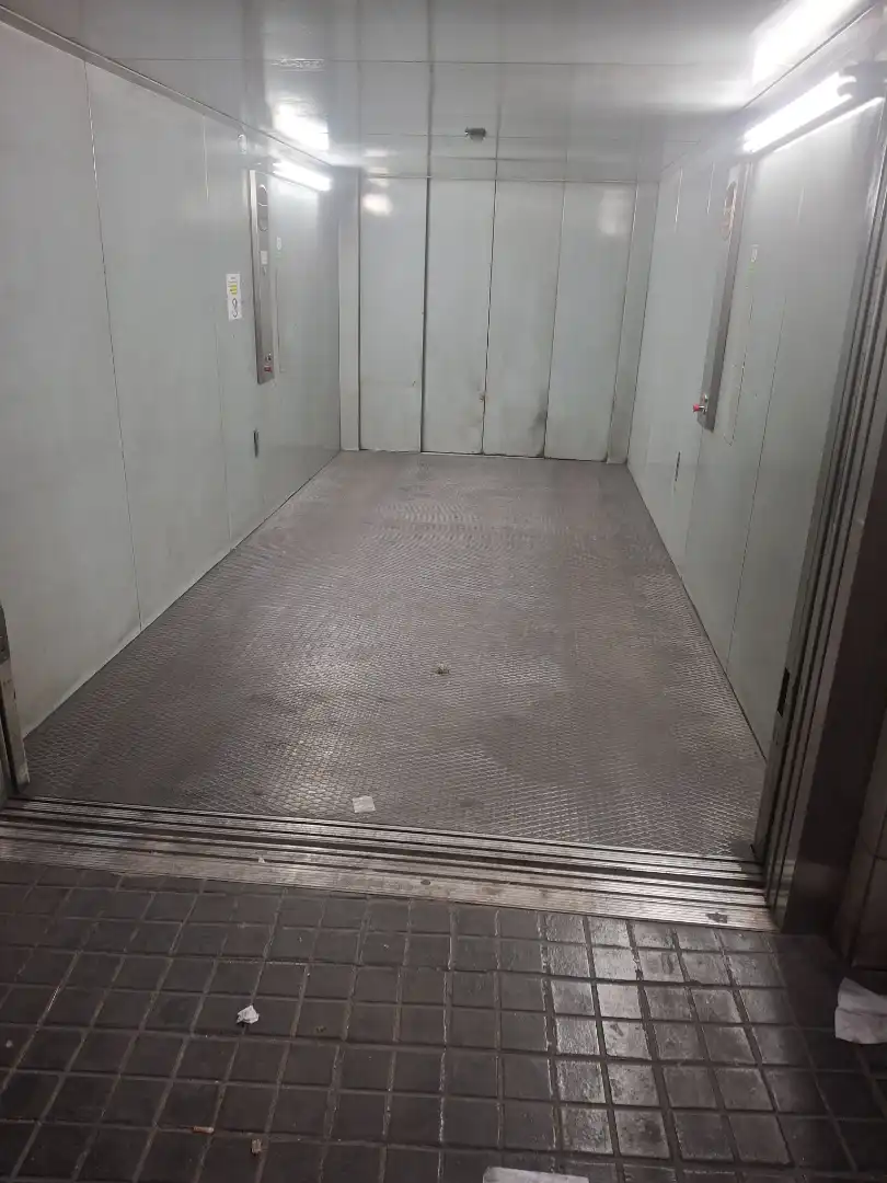 Individual con ascensor en venta en Carrer Monserrate Guilabert Valero 22, imagen 2
