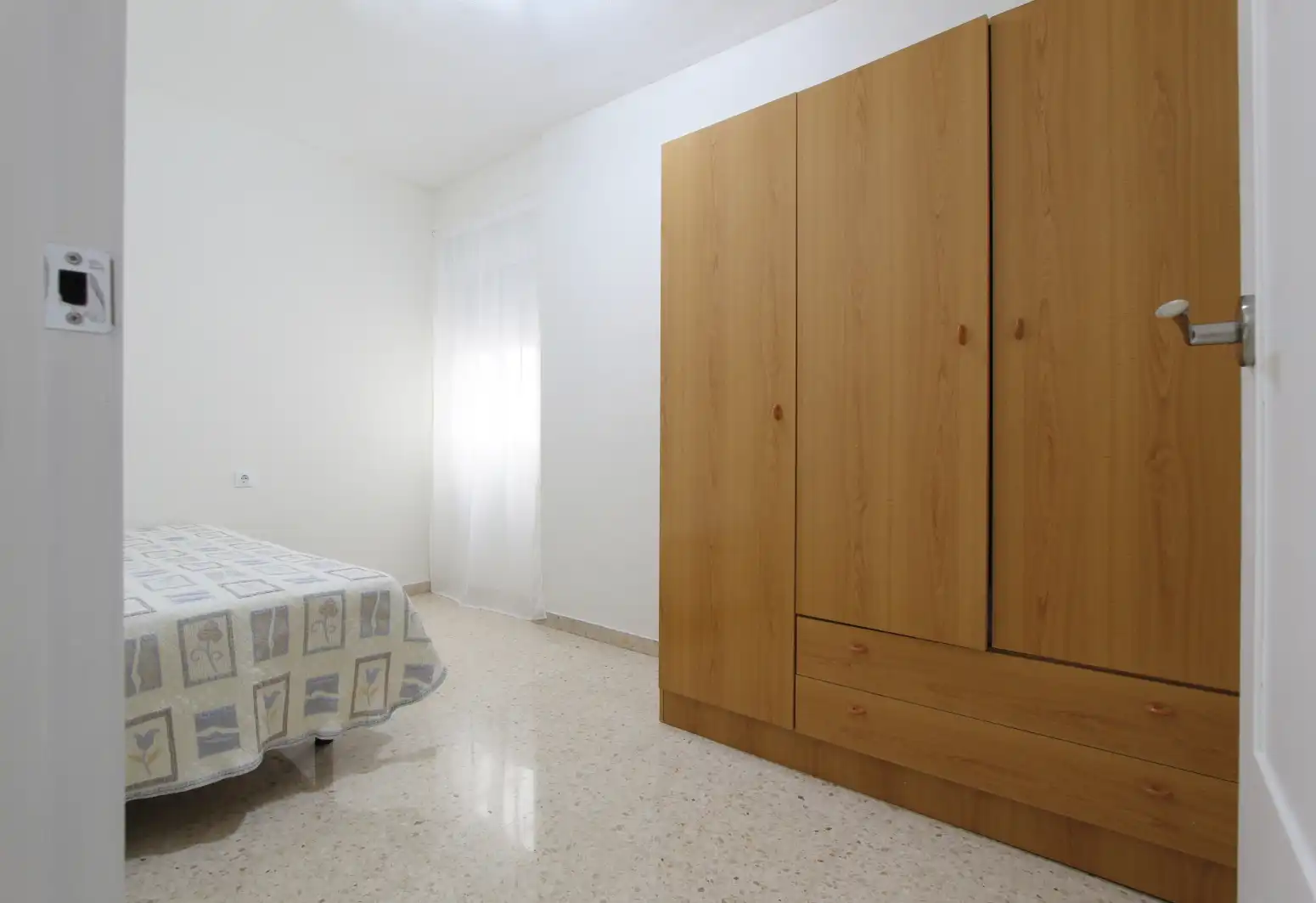 Habitación de Piso de alquiler en Alaquàs con Aire acondicionado, Calefacción y Amueblado