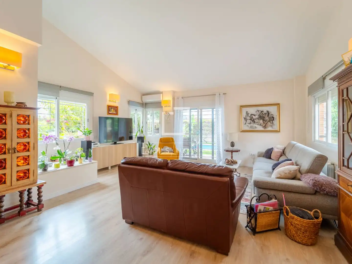 Sala d'estar de Casa o xalet en venda en Bétera amb Aire condicionat, Calefacció i Jardí privat