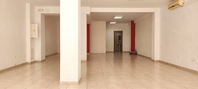 Local comercial en Alquiler en Calle Capitán Torregrosa en Centro