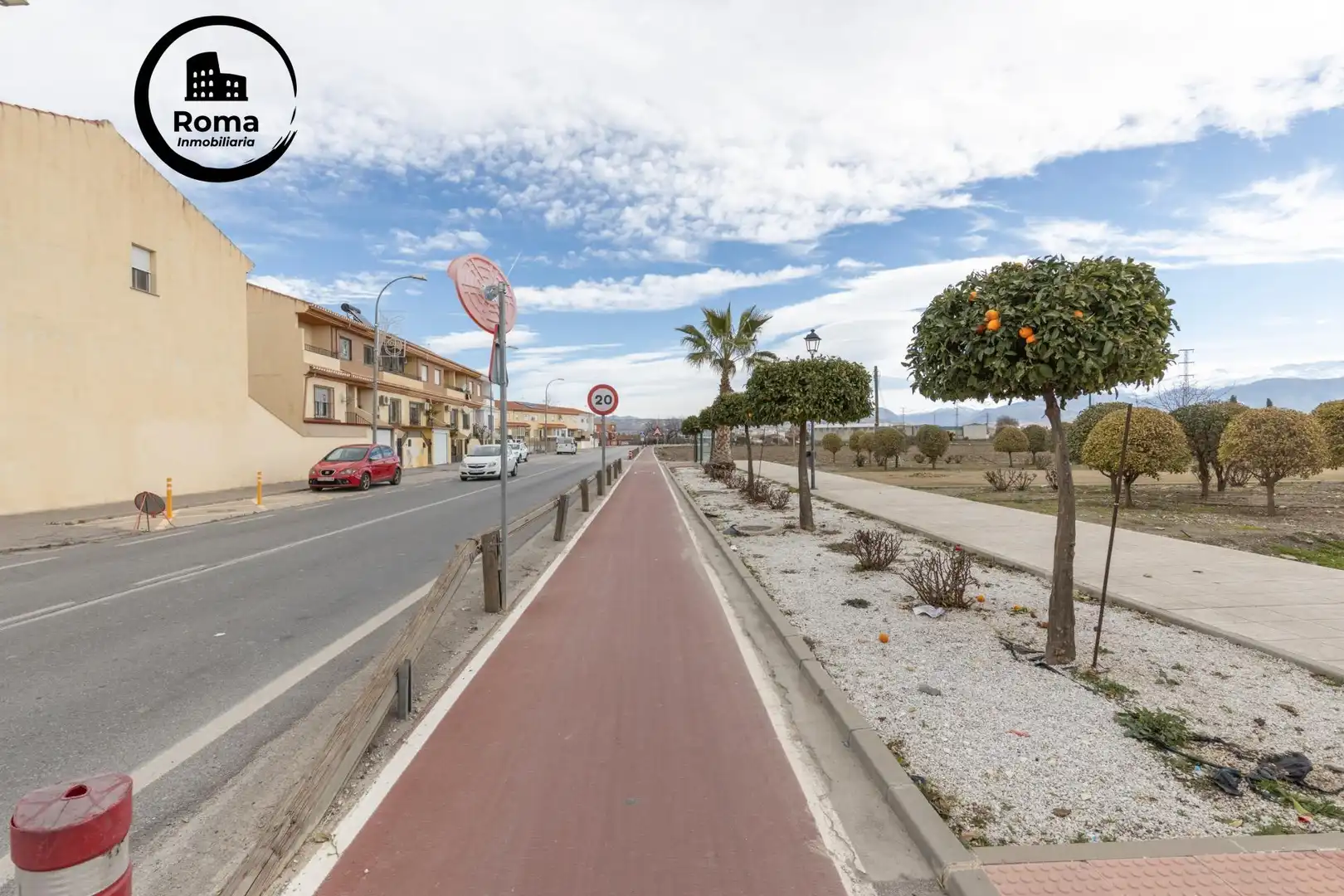 Außenansicht von Einfamilien-Reihenhaus zum Verkauf in Vegas del Genil mit Klimaanlage, Heizung und Terrasse