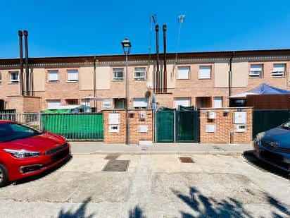 Exterior view of Single-family semi-detached for sale in Mojados  with Air Conditioner and Community pool