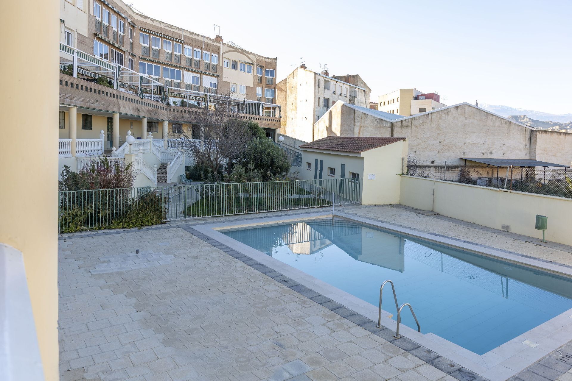 Piscina de Pis en venda en Guadix amb Aire condicionat, Calefacció i Traster