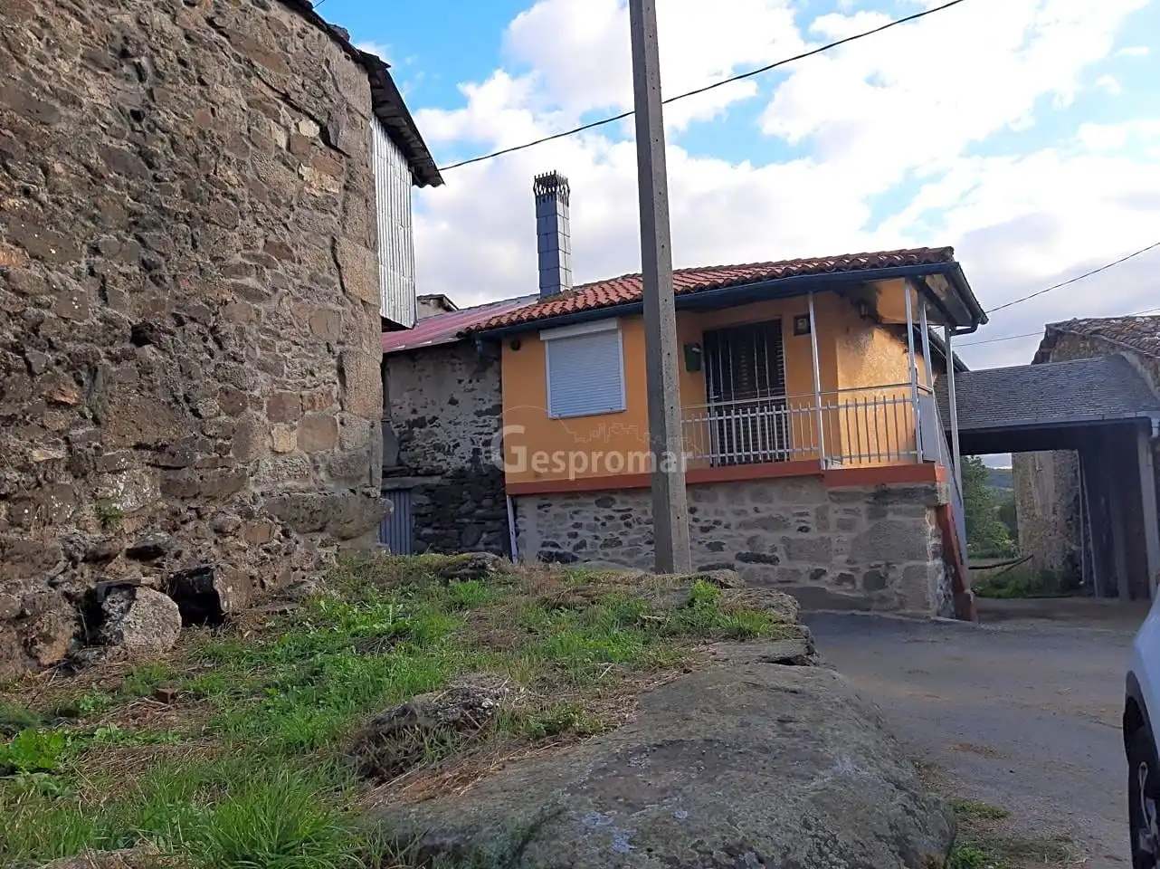 Exterior view of Country homes for sale in San Xoán de Río  with Private garden and Storage room