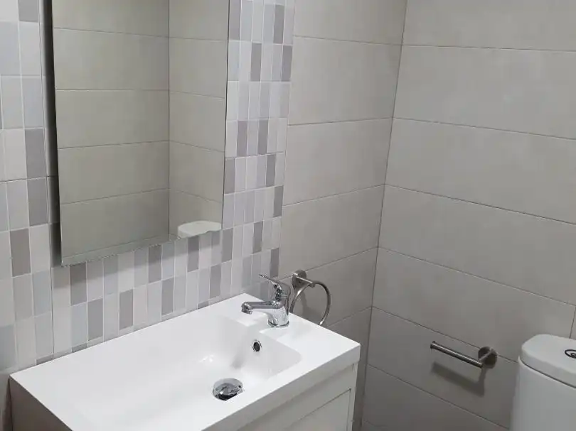 Badezimmer von Wohnung zur Miete in León Capital  mit Heizung, Parkett und Terrasse