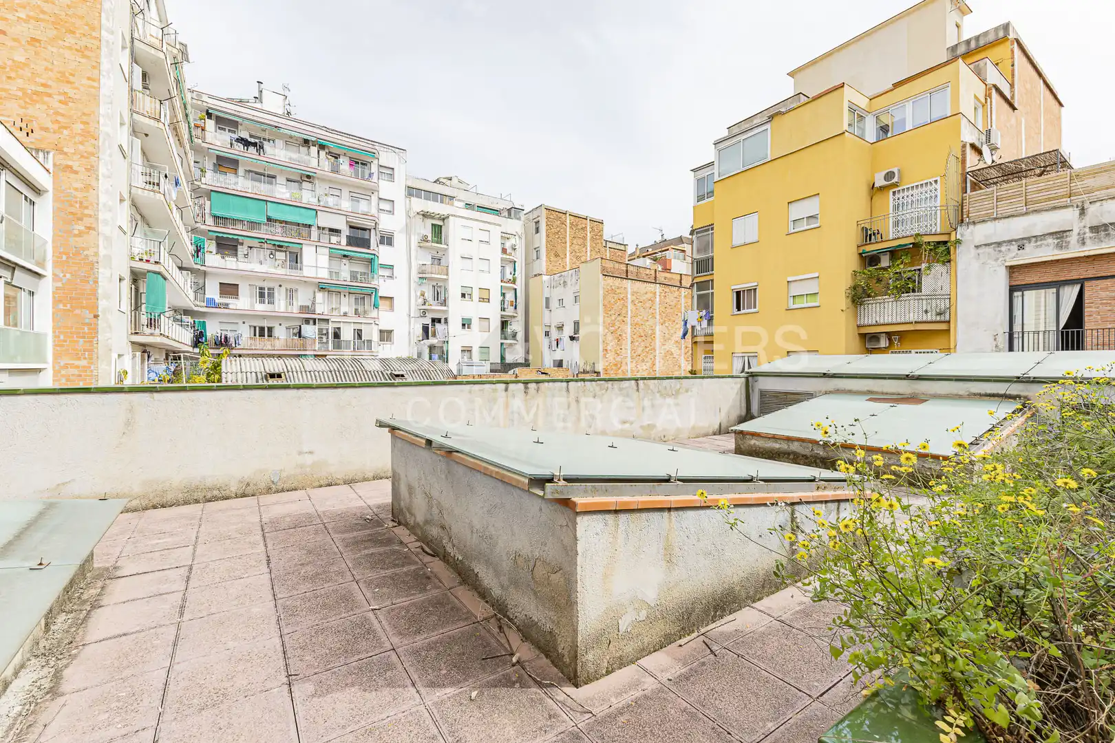 Terrasse von Gebäude zur Miete in Barcelona