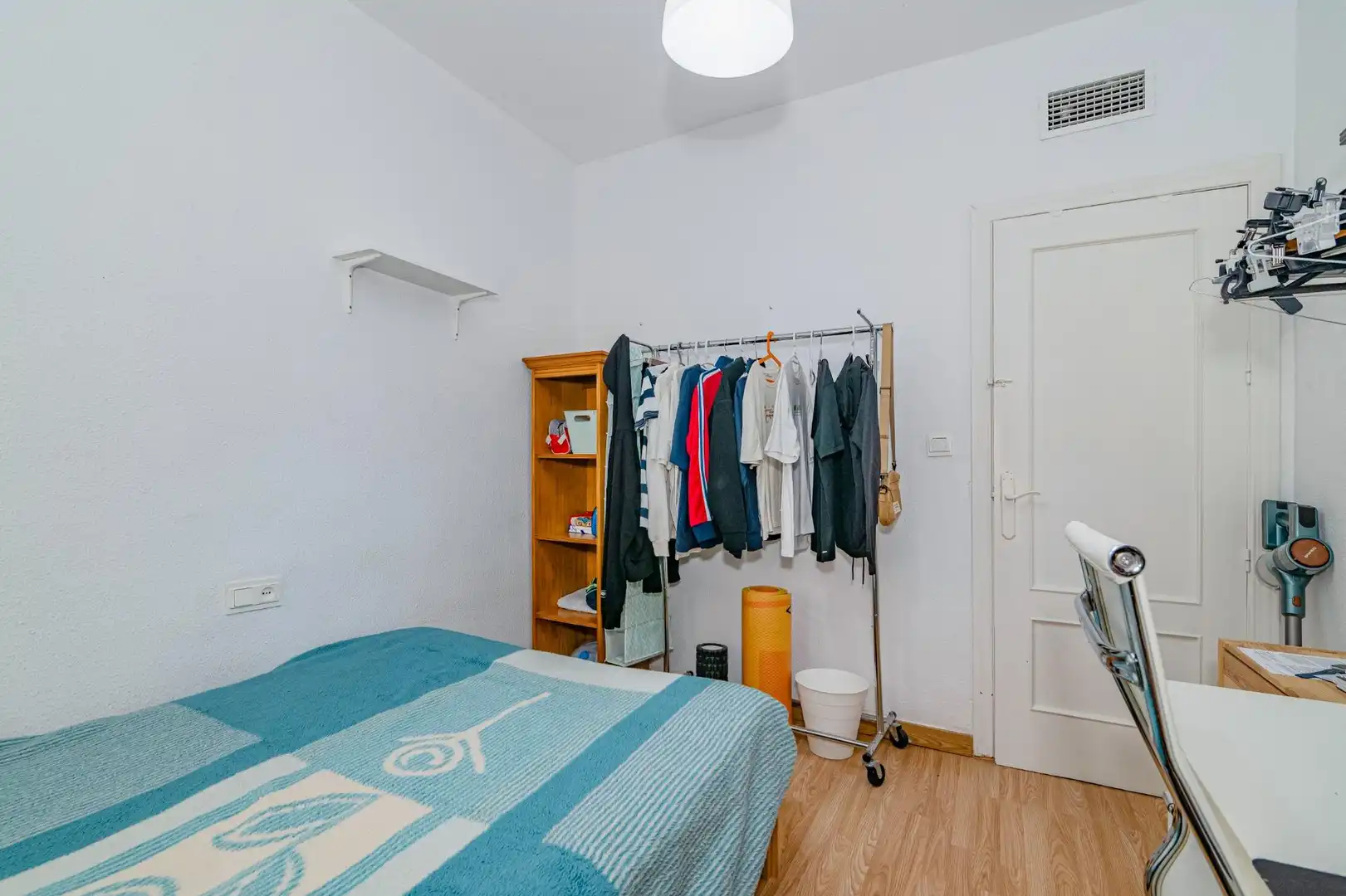 Habitación de Piso en venta en Granada con Amueblado