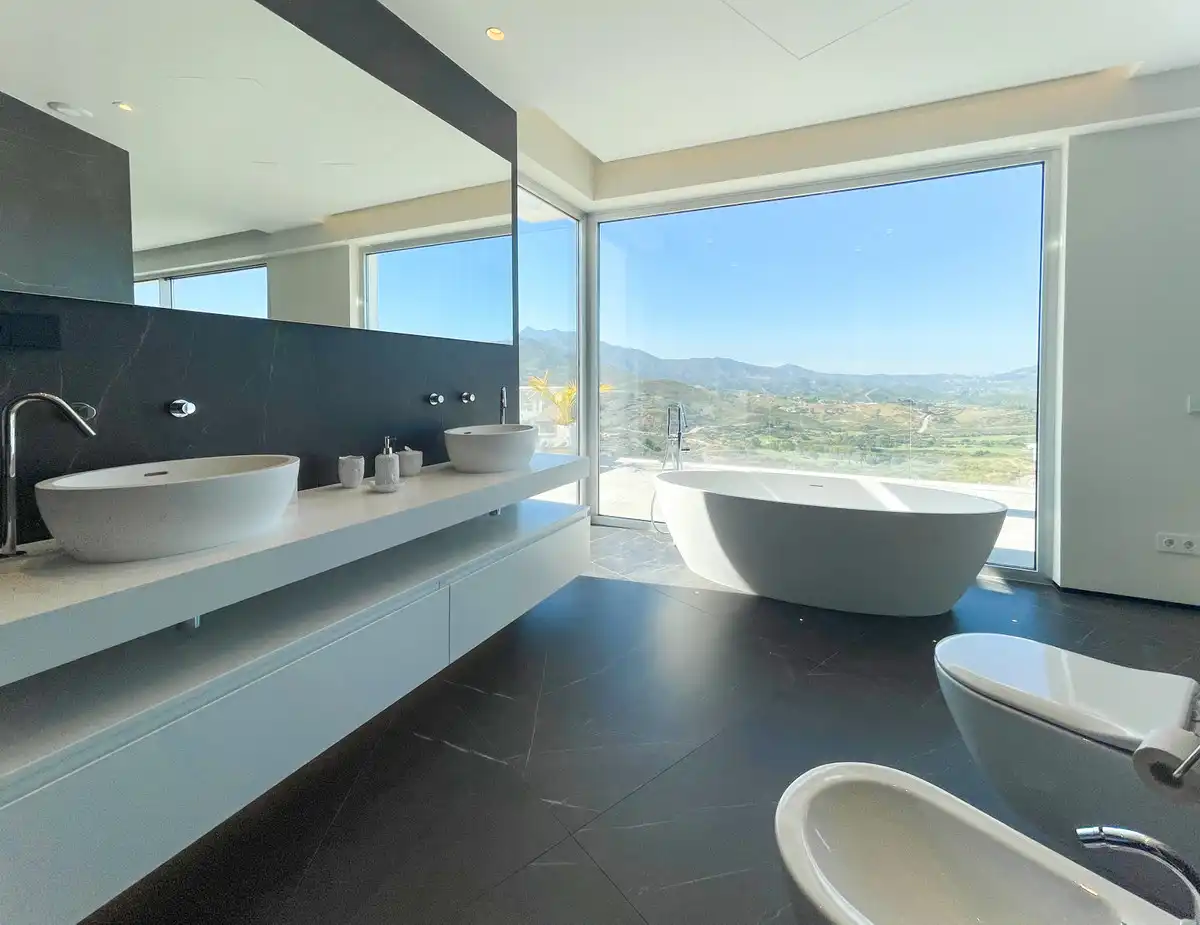 Bathroom of Houses for sale in Mijas  with Air Conditioner, Private garden and Terrace