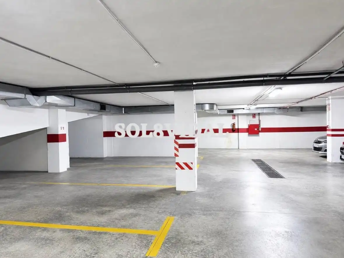 Parking de Piso de alquiler en Orihuela con Aire acondicionado, Calefacción y Amueblado