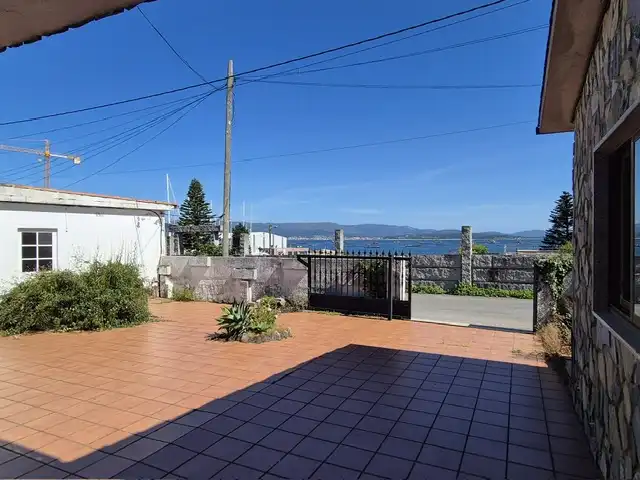 Vista exterior de Casa o chalet en venta en A Illa de Arousa , Pontevedra
