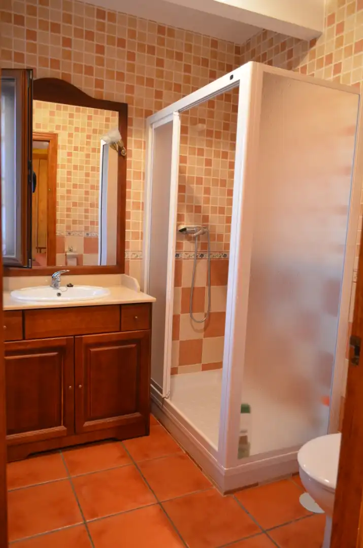 Bathroom of Houses for sale in El Torno   with Air Conditioner, Heating and Furnished