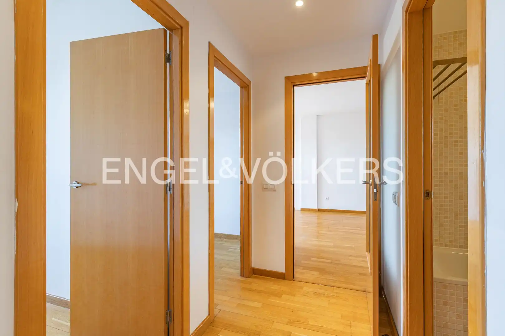 Flat for sale in Sant Cugat del Vallès  with Heating, Private garden and Parquet flooring