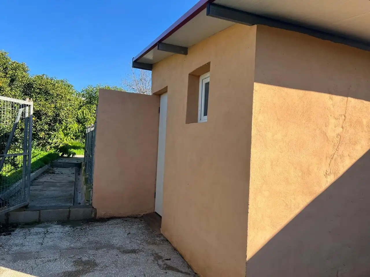 Vista exterior de Finca rústica en venda en Alhaurín de la Torre amb Terrassa, Traster i Alarma