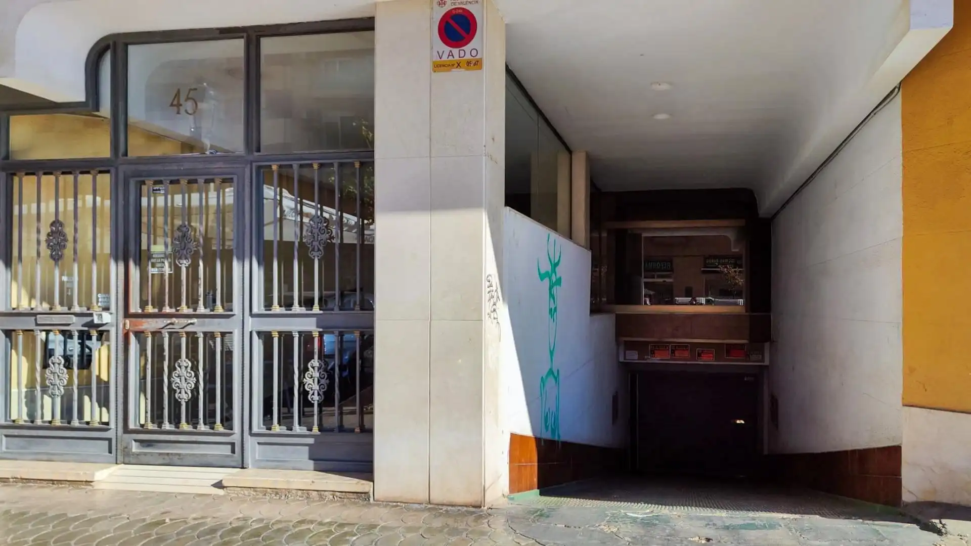 Garaje de alquiler en Calle JOAQUIN BENLLOCH INGENIER, 43, Malilla
