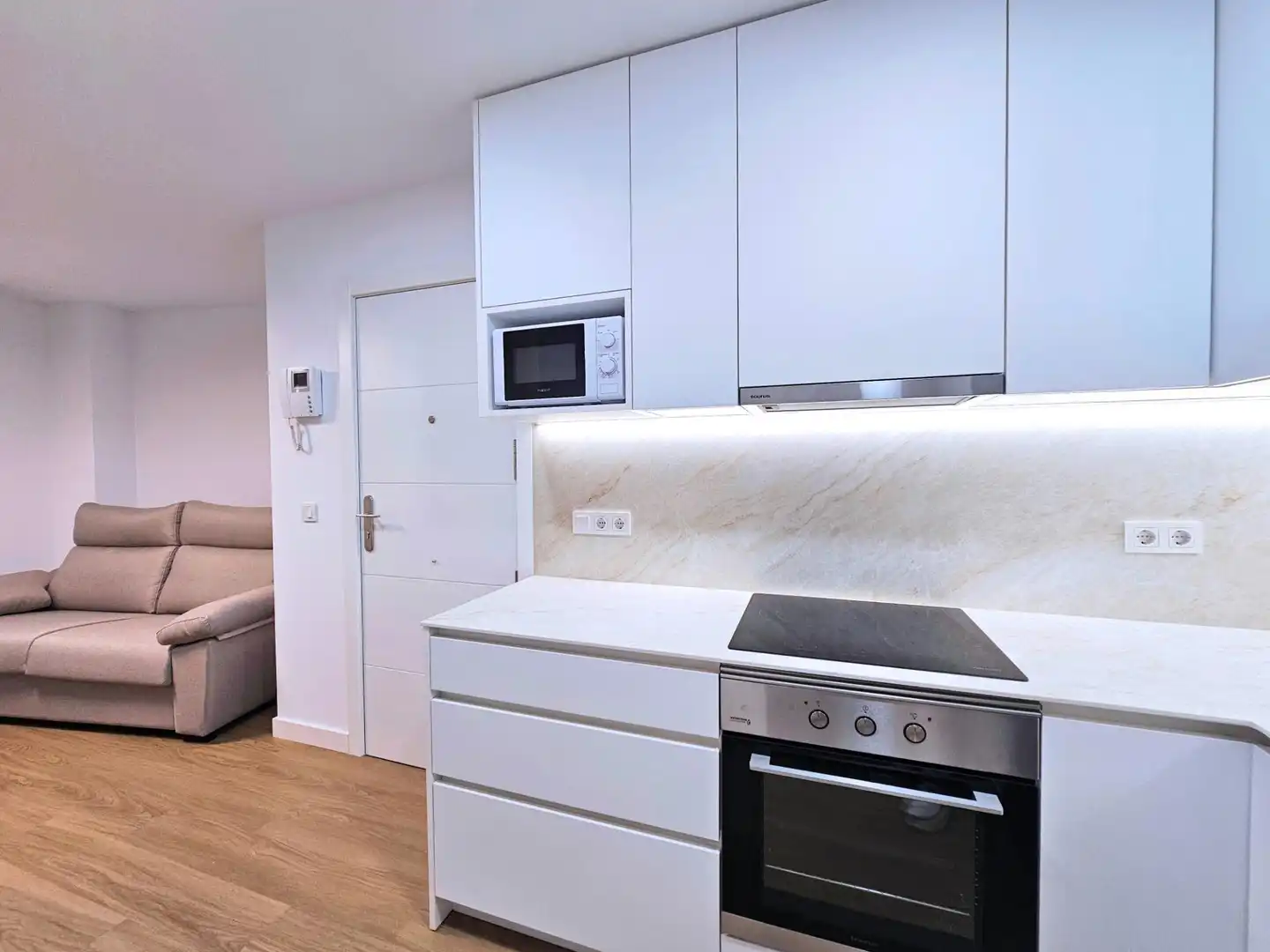 Kitchen of Flat for rent in Cartagena  with Air Conditioner and Furnished