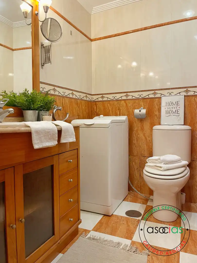 Baño de Piso en venta en Gijón  con Calefacción y Trastero