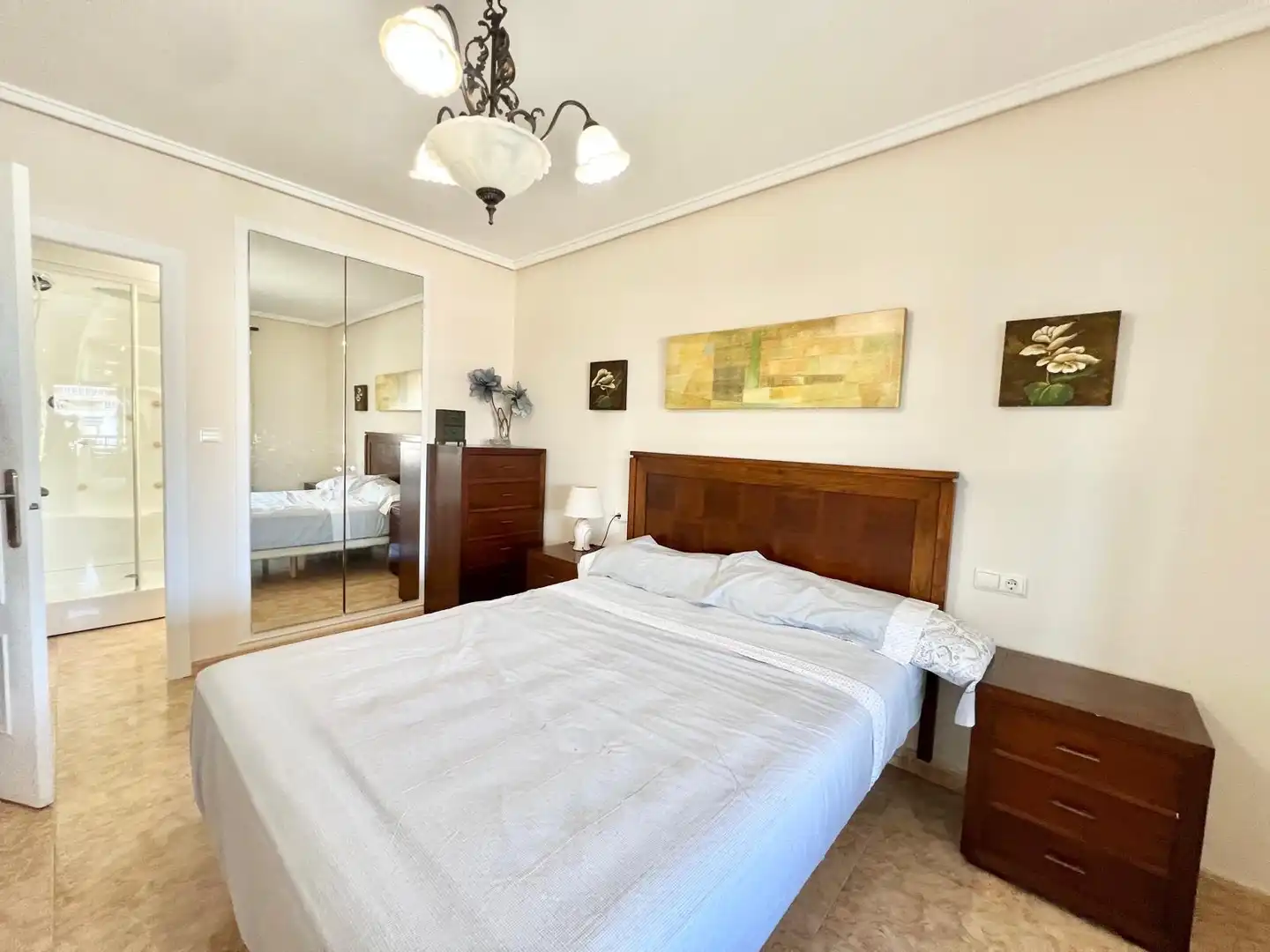 Habitación de Ático de alquiler en Torrevieja con Aire acondicionado, Calefacción y Terraza