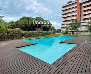 Swimming pool of Flat for sale in Vilanova i la Geltrú  with Heating, Terrace and Swimming Pool