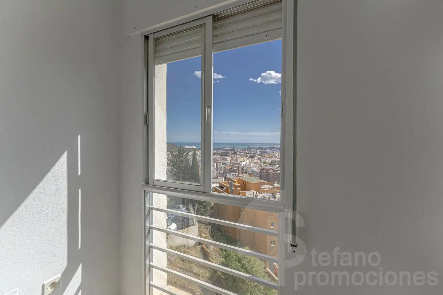 Schlafzimmer von Dachboden zum Verkauf in Málaga mit Terrasse und Gemeinschaftspool