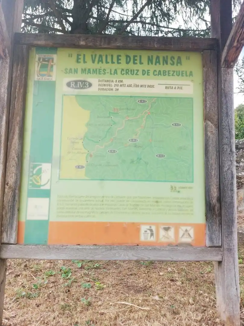 Vista exterior de Casa adosada en venda en Polaciones amb Calefacció, Jardí privat i Traster