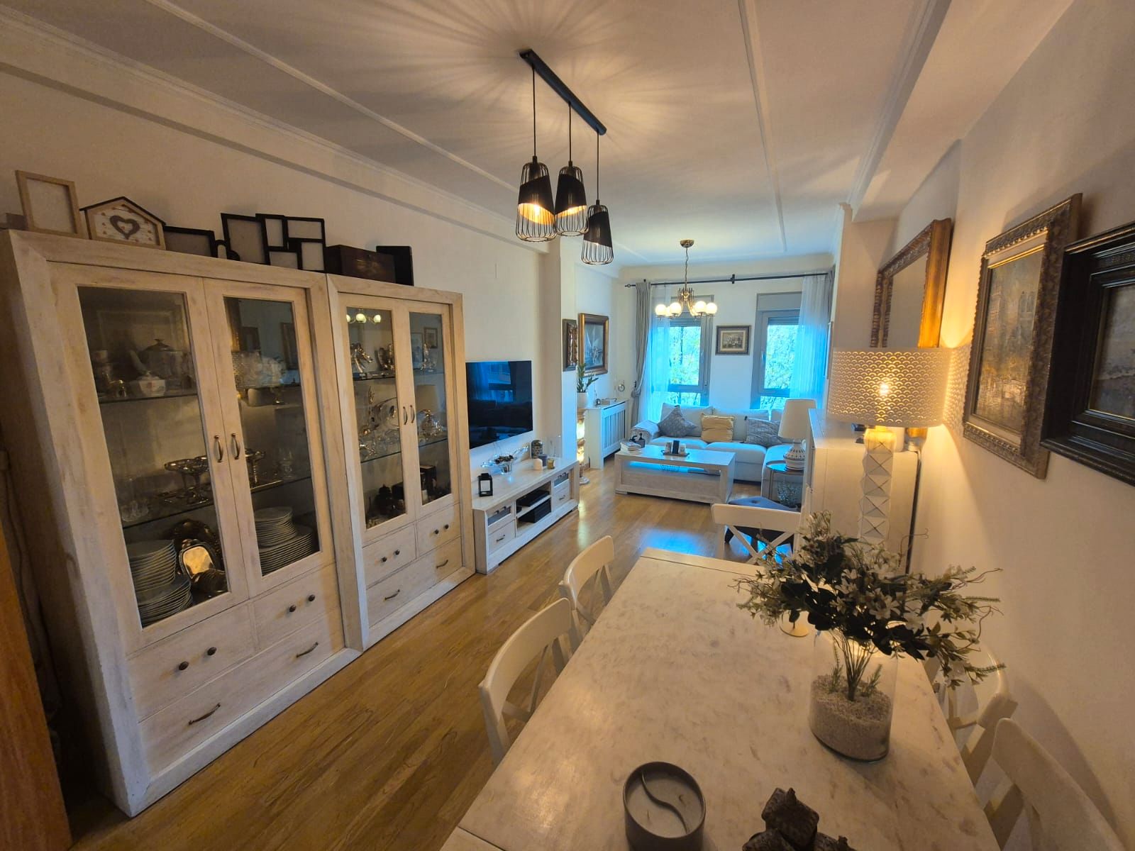 Living room of Flat for sale in  Madrid Capital  with Air Conditioner, Heating and Furnished