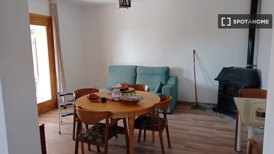 Comedor de Apartamento para compartir en Vilanova i la Geltrú con Aire acondicionado, Calefacción y Terraza