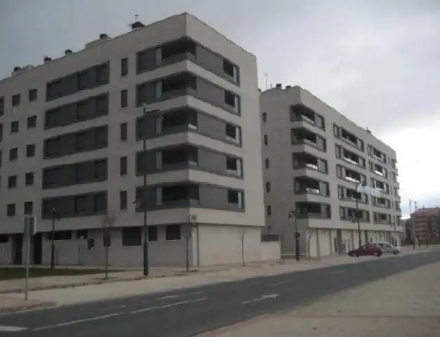 Pis en venda a C/ Ana María Matute, San Ignacio de Loyola, El Campillo - Norte