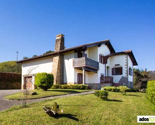 Vista exterior de Finca rústica en venda en Zarautz amb Calefacció i Traster