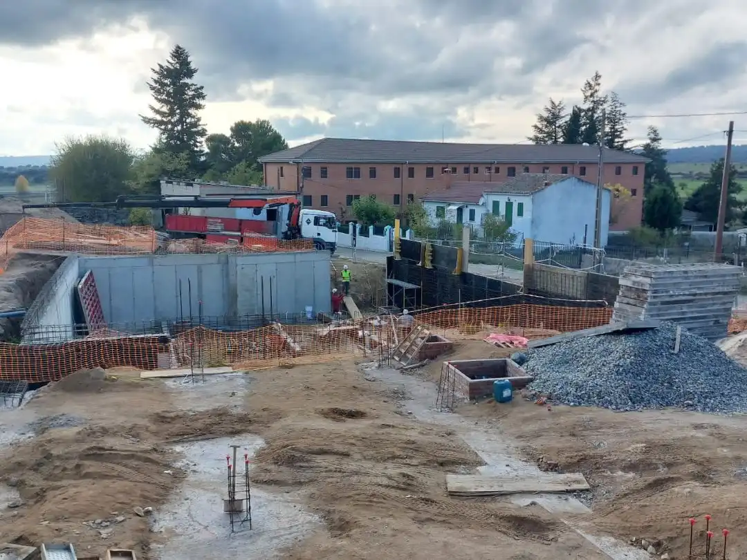 Außenansicht von Residential zum Verkauf in Navalperal de Pinares, Ávila